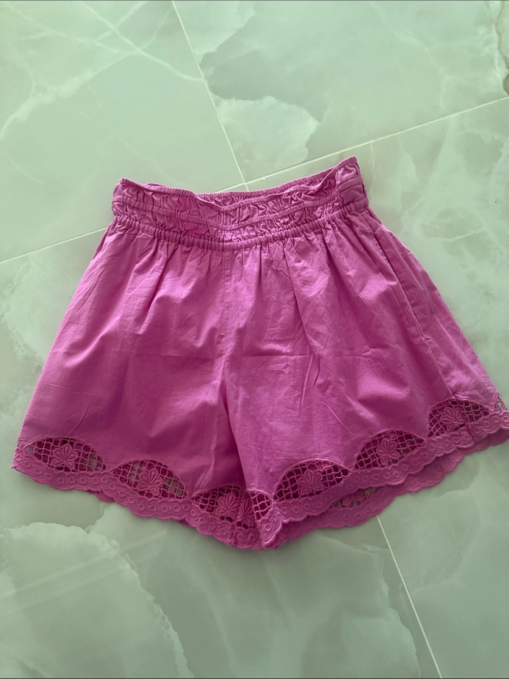 Women’s Pink Elastic-Waist Lace Hem Shorts